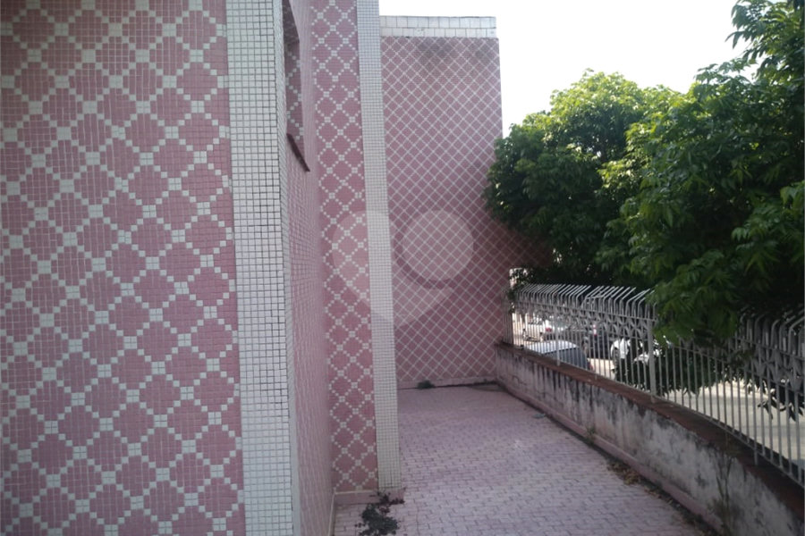 Sobrado à venda com 3 quartos em Vila Nivi, São Paulo, SP