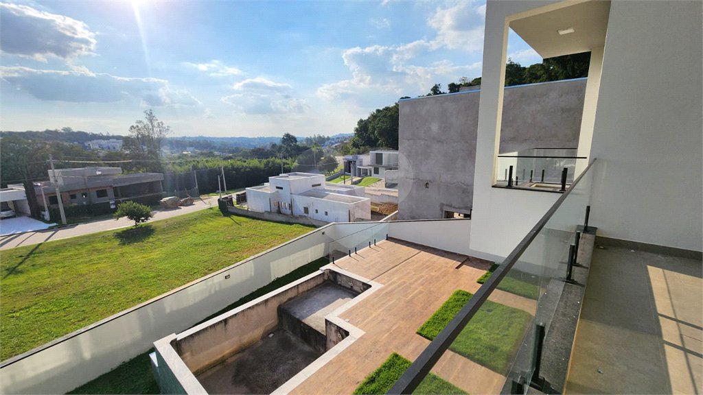 Casa à venda com 3 suítes no condomínio Santa Isabel I, Louveira - SP