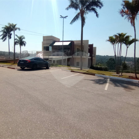 Casa à venda com 3 quartos, sendo 1 suíte, no condomínio Residencial Golden Ville, Itapetininga - SP