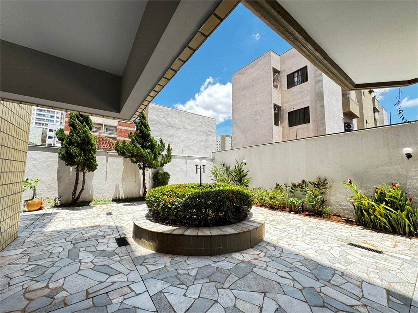 Apartamento à venda com 3 quartos, sendo 1 suíte, em Jardim Sumaré, Ribeirão Preto, SP