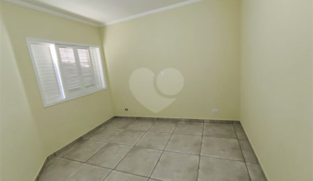 Sobrado à venda com 3 quartos, sendo 1 suíte,  em Vila Nivi, São Paulo, SP