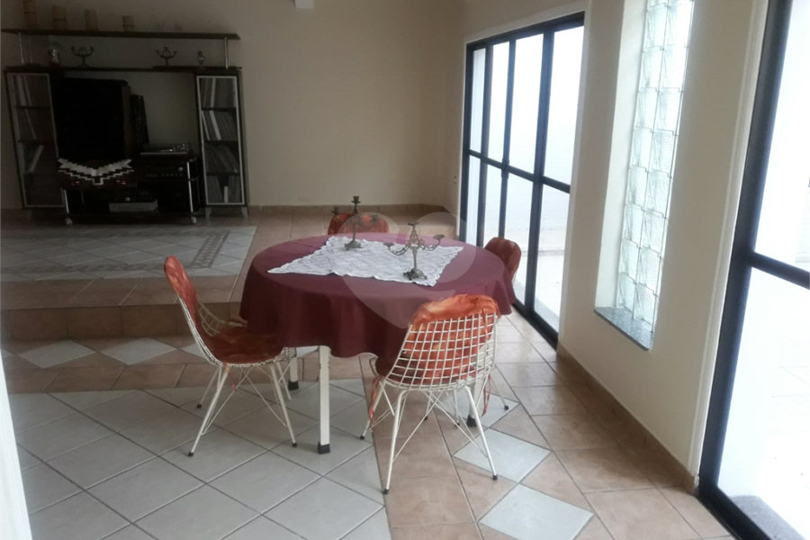 Sobrado à venda com 3 quartos, sendo 1 suíte, em Vila Paulicéia, São Paulo, SP