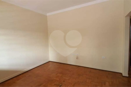 Casa à venda com 2 quartos no Centro, Vinhedo, SP
