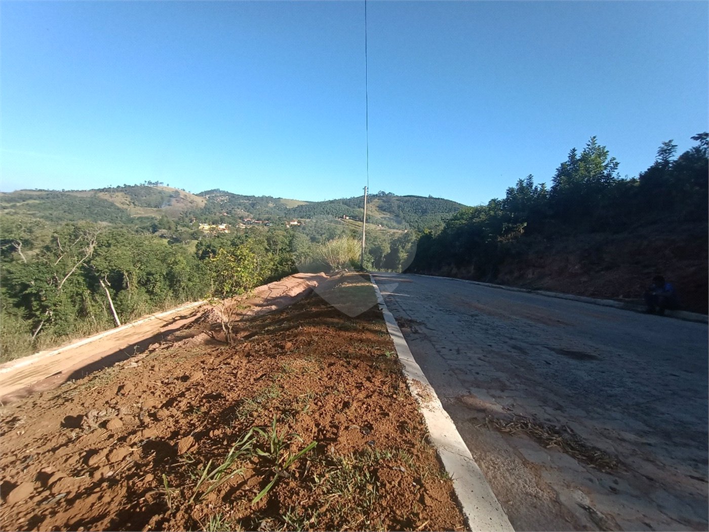Terreno à venda no condomínio Bosque da Represa, Nazaré Paulista - SP