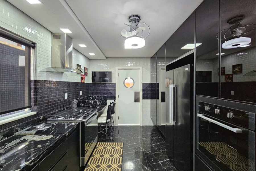 Casa à venda com 5 quartos, sendo 3 suítes,  em Riviera de São Lourenço, Bertioga, SP