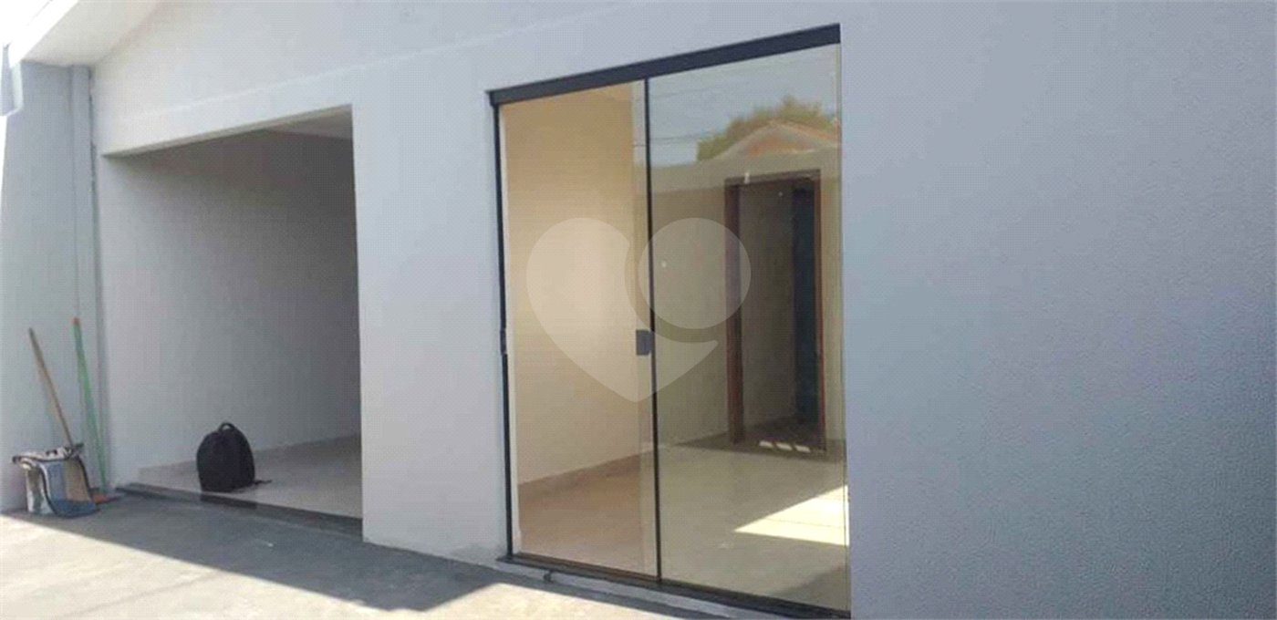 Casa térrea em Araraquara/SP.