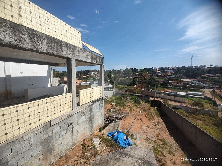 Terreno 810 metros à venda em Atibaia com projeto aprovado exclusivo de alto padrão com construção inacabada