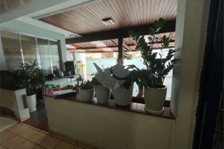 Casa à venda com 3 quartos, sendo 1 suíte,  em Jardim Casablanca, São Paulo, SP