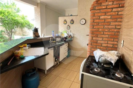 Casa à venda com 5 quartos, sendo 3 suítes,  em Jardim Novo Aeroporto, Três Lagoas, MS
