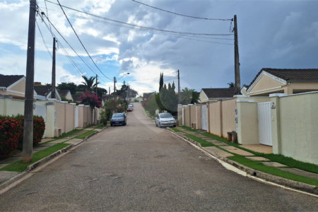 Casa à venda com 3 quartos, sendo 1 suíte,  no condomínio Villa Bella, Sorocaba - SP