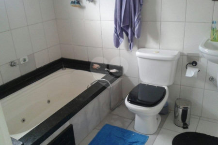 Sobrado à venda com 6 quartos, sendo 1 suíte, em Santa Teresinha, São Paulo, SP