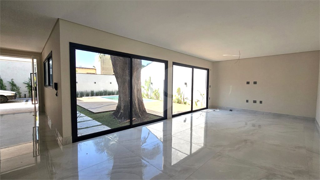 Casa à venda com 4 suítes no condomínio Villa Suiça, São Paulo - SP