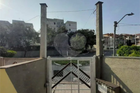 Casa à venda com 3 quartos, sendo 1 suíte, em Jardim Pinheiros, São Paulo, SP