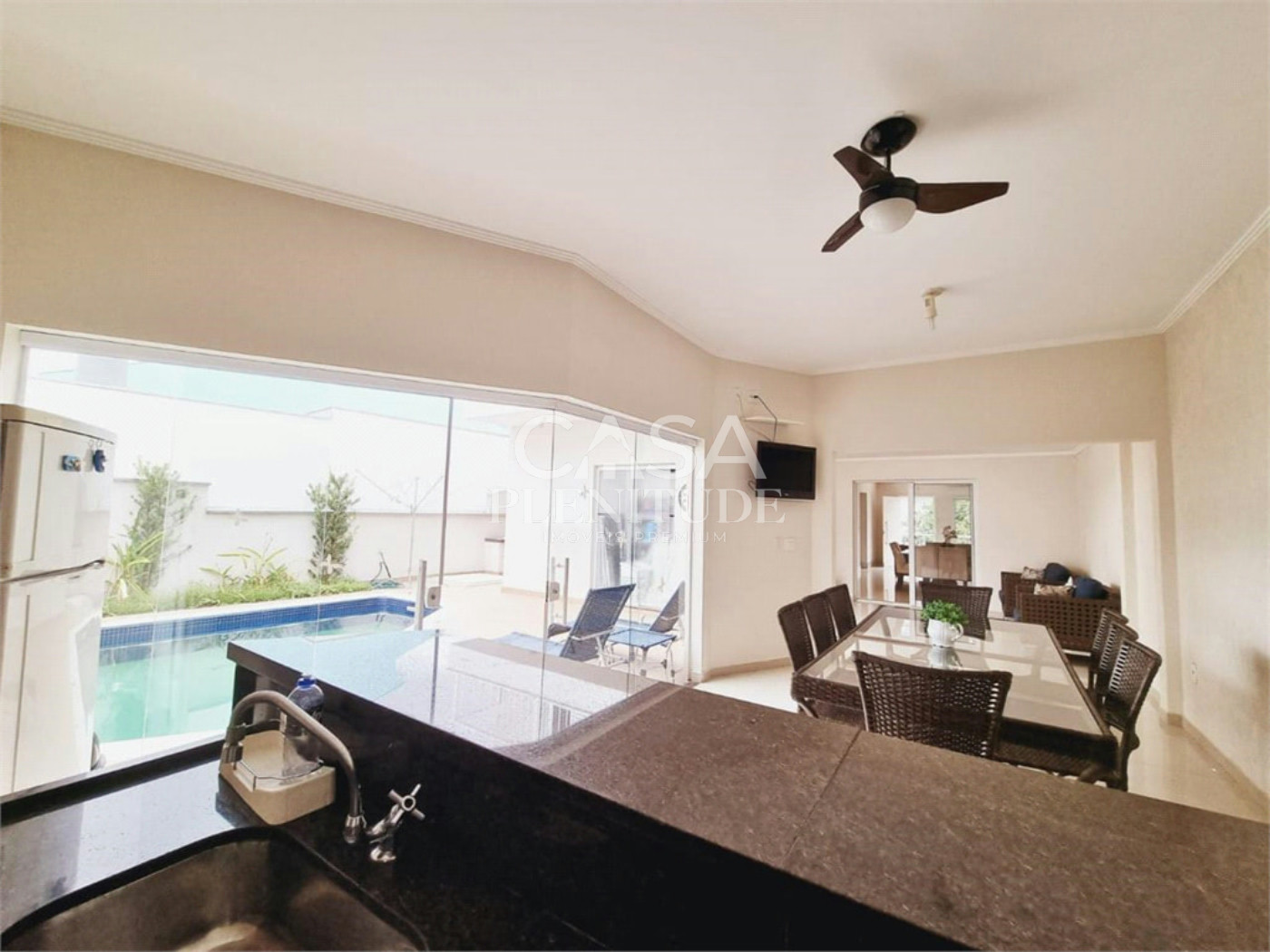 Sobrado à venda com 3 quartos, sendo 1 suíte, em Parque Residencial Villa dos Inglezes, Sorocaba, SP