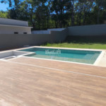Casa à venda com 5 quartos, sendo 3 suítes, no condomínio Figueira Garden, Atibaia - SP