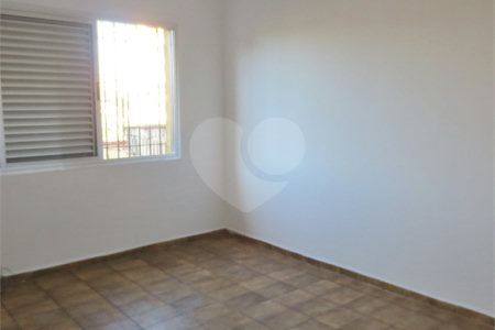 Casa à venda com 4 quartos, sendo 1 suíte, em Vila Santo Estéfano, São Paulo, SP
