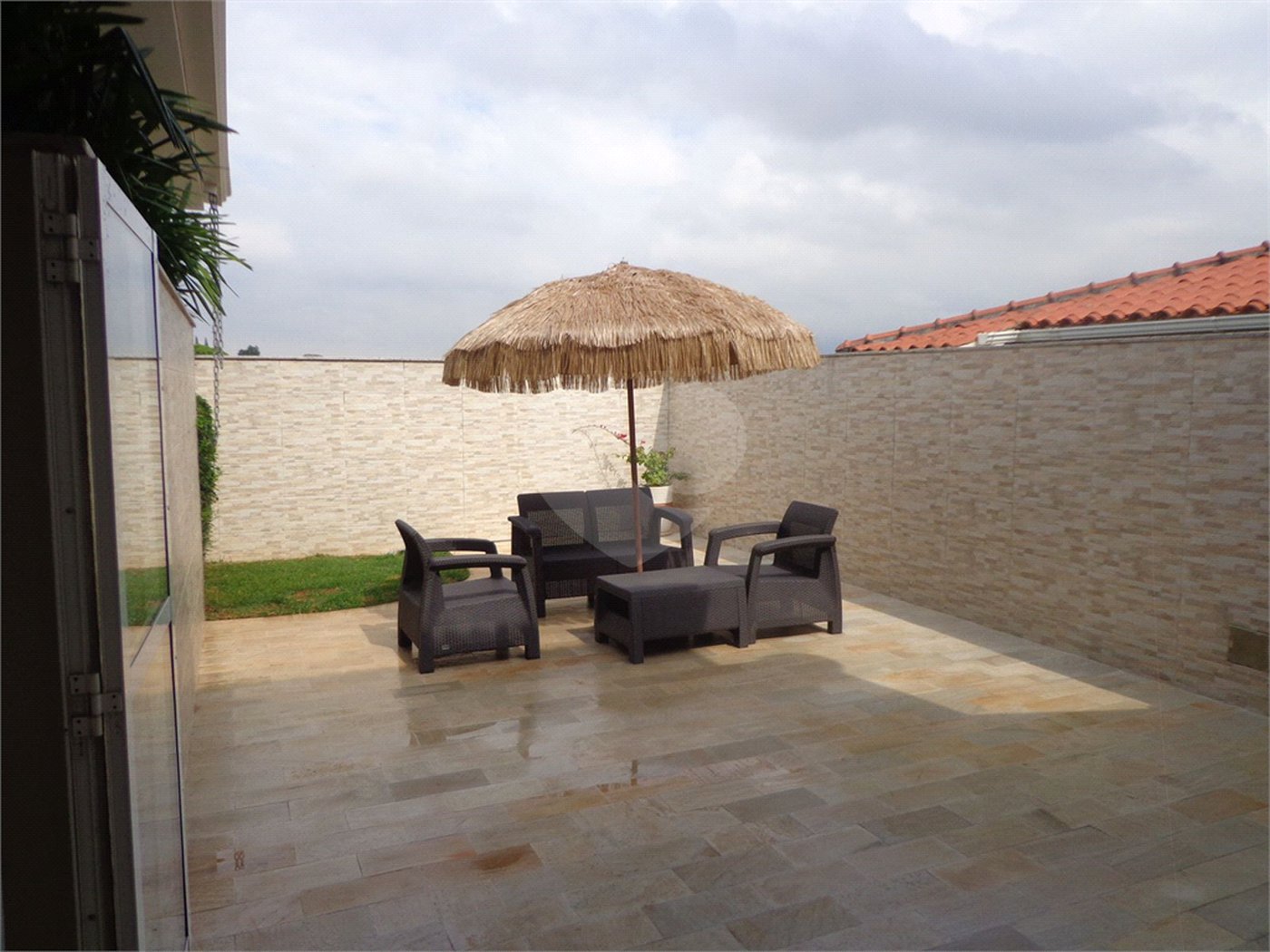 Casa à venda com 3 suítes no condomínio Terras de São Francisco, Vinhedo - SP