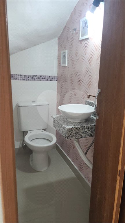 Casa à venda ou para alugar com 2 suítes no condomínio Santa Teresinha, São Paulo - SP