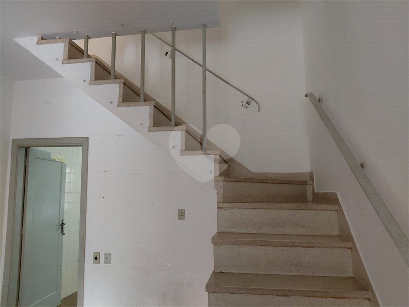 Sobrado à venda com 2 quartos em Vila Ipojuca, São Paulo, SP