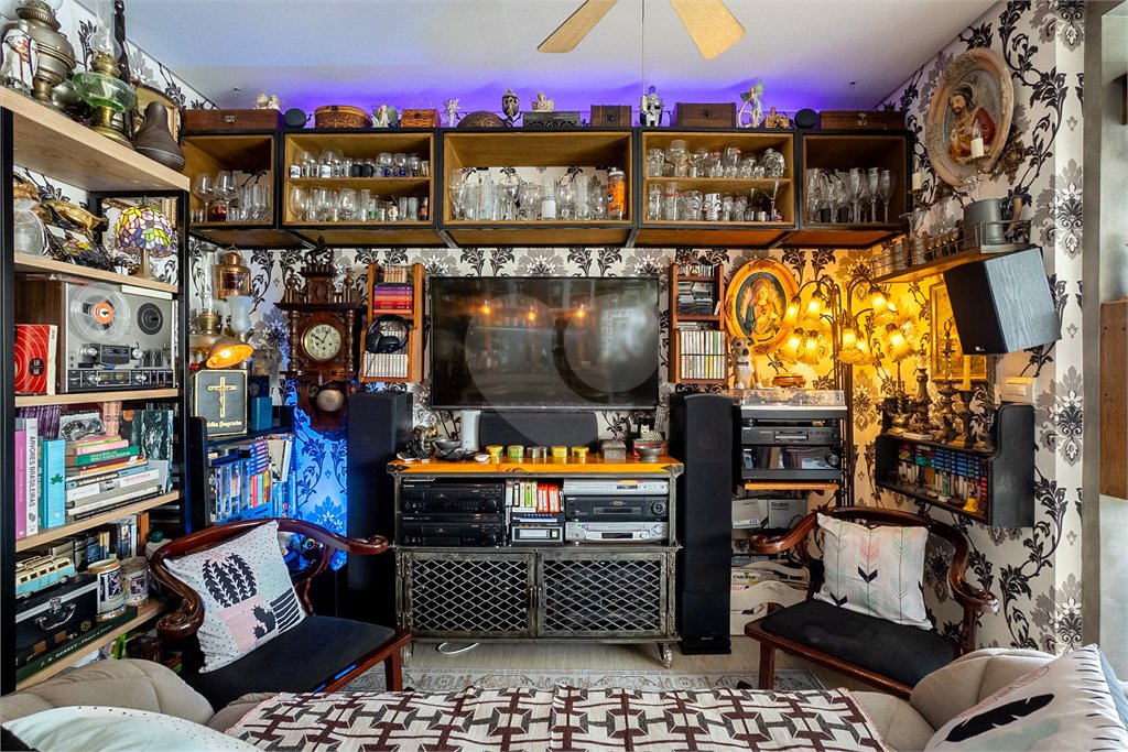 Apartamento à venda com 2 quartos, sendo 1 suíte,  em Vila Olímpia, São Paulo, SP