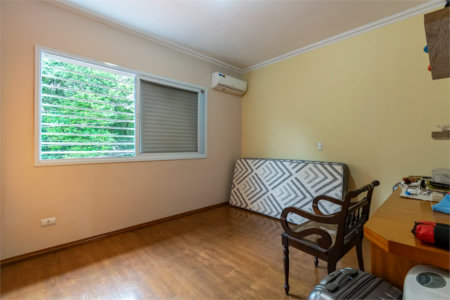 Casa à venda com 3 quartos, sendo 1 suíte,  em Vila Cordeiro, São Paulo, SP