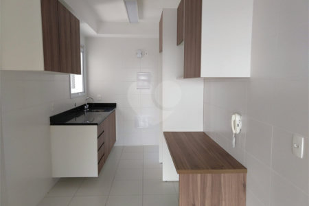 Apartamento à venda com 3 suítes em Vila Anastácio, São Paulo, SP