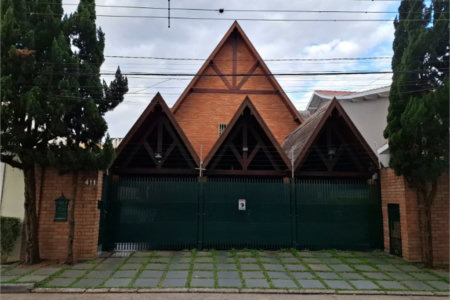 Sobrado à venda com 4 quartos, sendo 2 suítes, em Jardim Leonor, São Paulo, SP