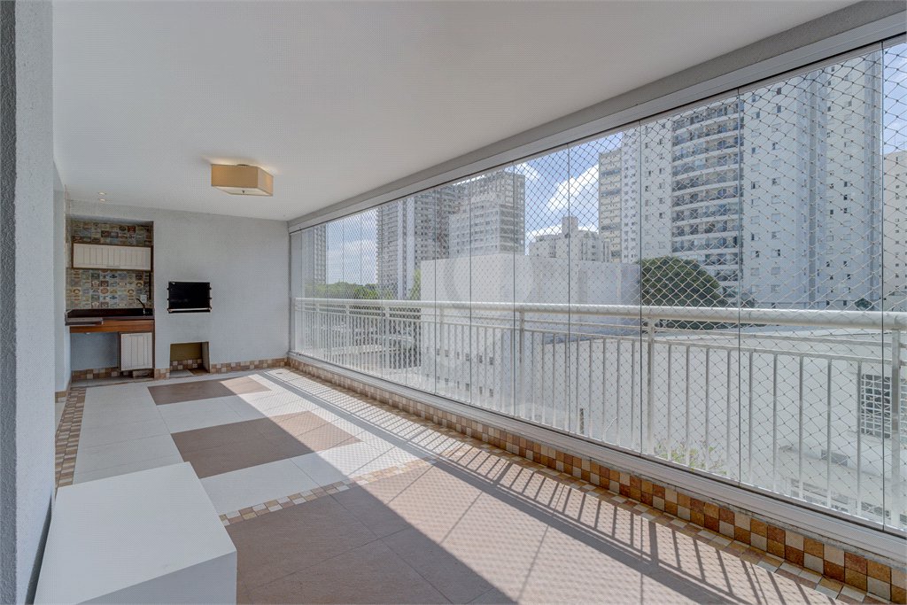 Apartamento à venda com 4 quartos, sendo 3 suítes, em Alto da Boa Vista, São Paulo, SP