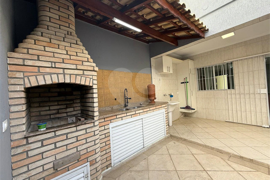 Sobrado à venda com 3 quartos, sendo 1 suíte,  em Parque Vitória, São Paulo, SP