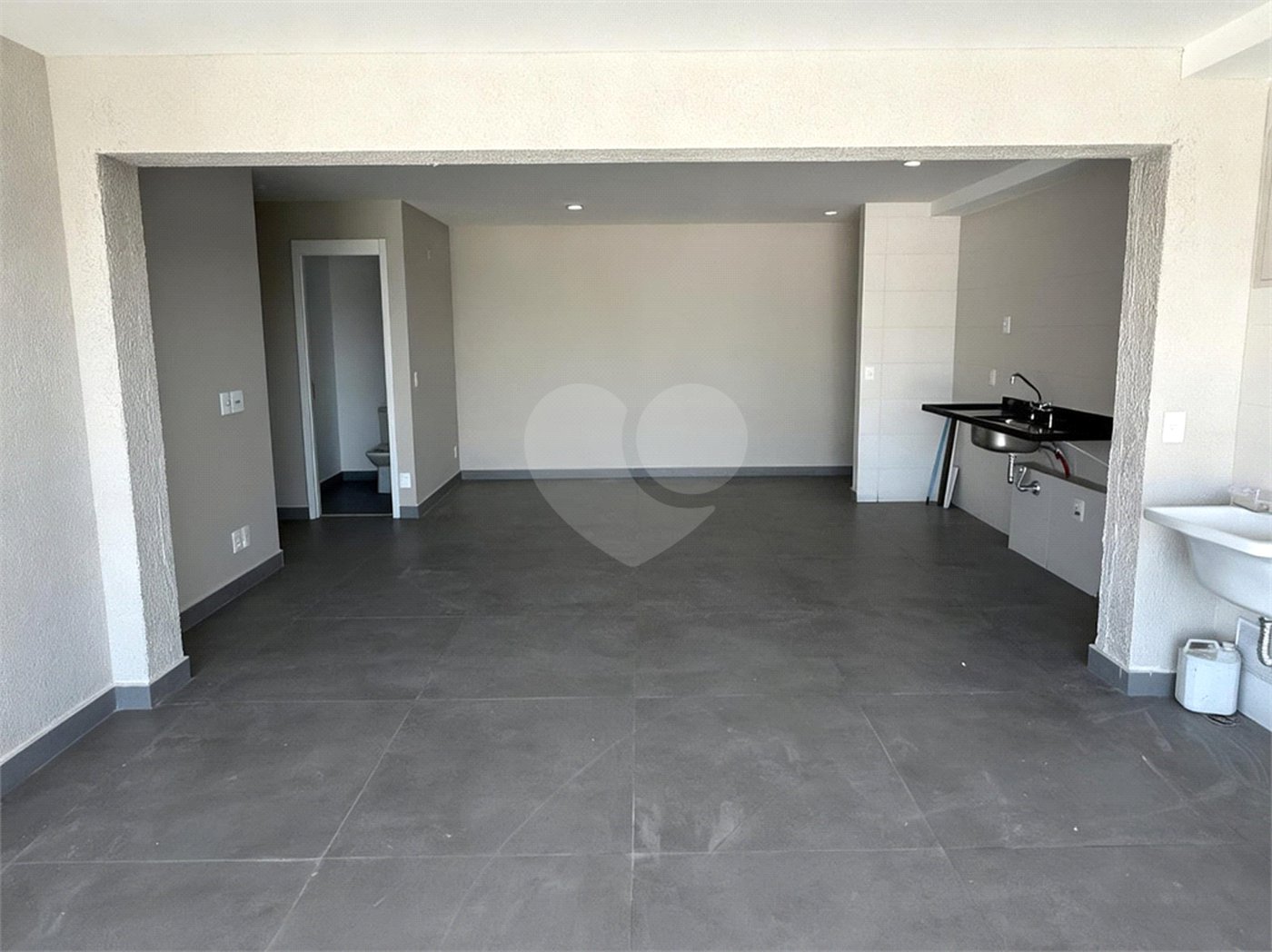 Apartamento à venda com 2 suítes em Campo Belo, São Paulo, SP