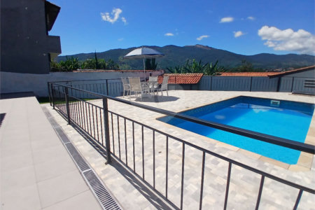 Casa à venda com 3 quartos, sendo 1 suíte,  em Recreio Maristela, Atibaia, SP