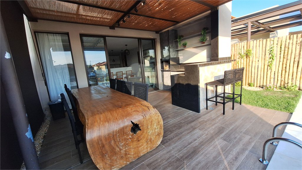 Casa em condomínio à venda com 4 quartos, sendo 3 suítes, em Marina, Armação dos Búzios, RJ