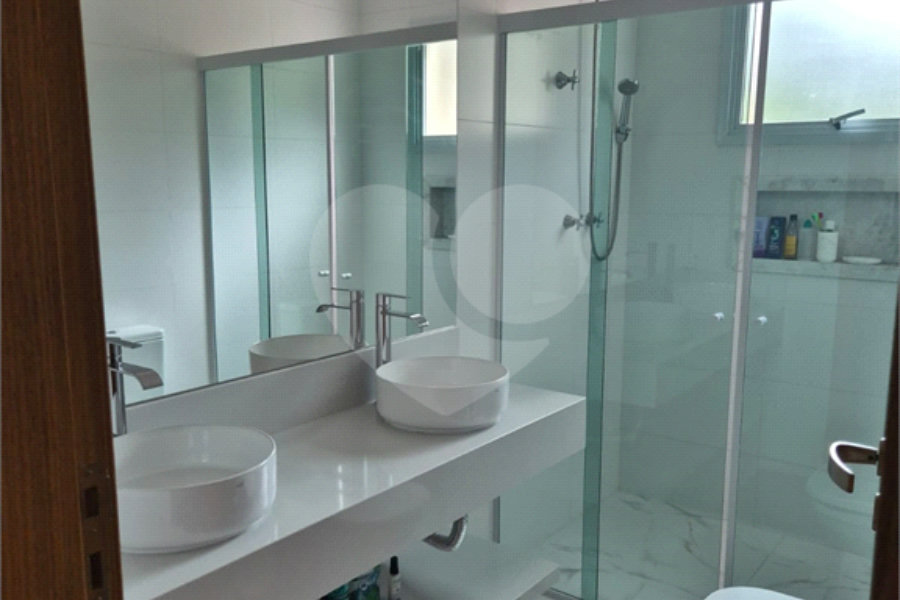 Casa à venda com 3 suítes no condomínio Alpes da Cantareira, Mairiporã - SP