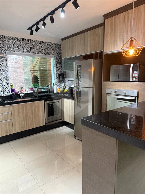 Casa à venda com 3 quartos, sendo 1 suíte, no condomínio Praça Leão, São Paulo - SP
