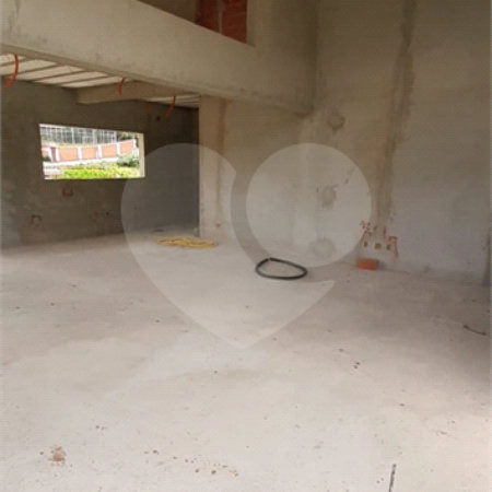 Sobrado à venda com 3 quartos, sendo 1 suíte, em Jardim Centenário, Atibaia, SP