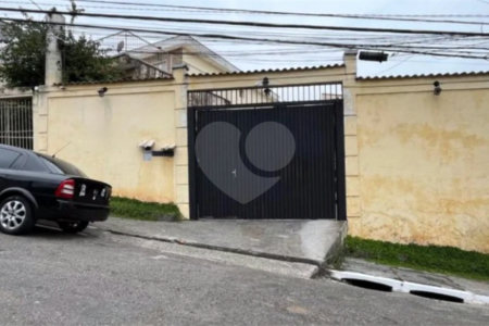 Casa em condomínio à venda com 2 quartos em Vila Araguaia, São Paulo, SP