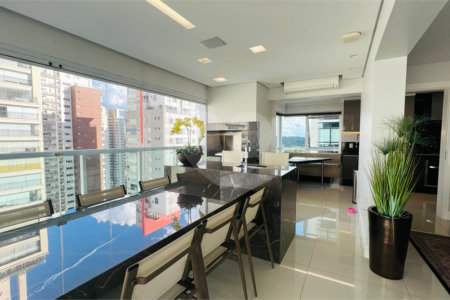 Apartamento à venda com 3 suítes em Campo Belo, São Paulo, SP