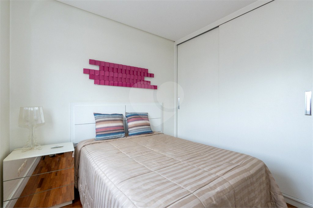 Apartamento à venda com 3 suítes em Vila Nova Conceição, São Paulo, SP