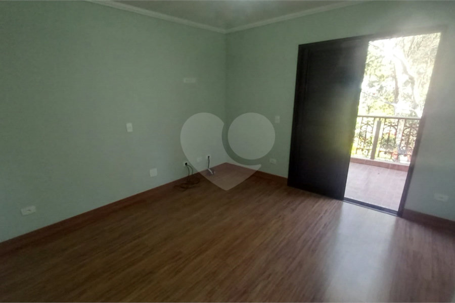 Sobrado à venda com 4 quartos, sendo 2 suítes, em Tremembé, São Paulo, SP