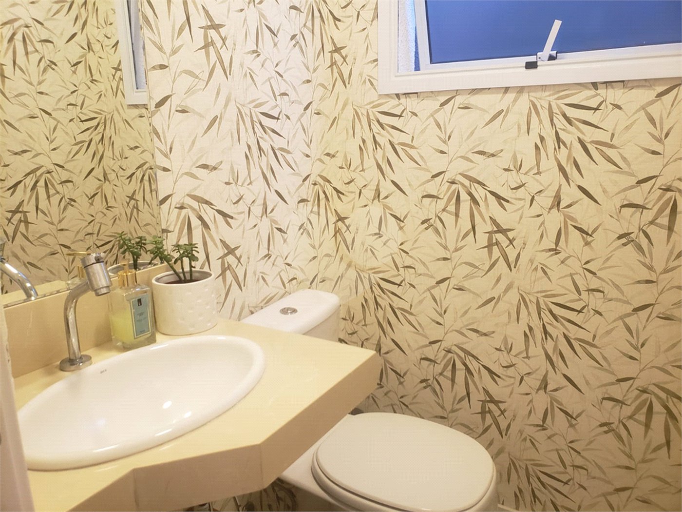 Casa à venda com 3 quartos, sendo 1 suíte,  no condomínio Tirreno, Sorocaba - SP