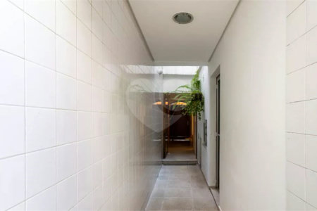 Casa à venda com 3 quartos, sendo 1 suíte, em Vila Olímpia, São Paulo, SP