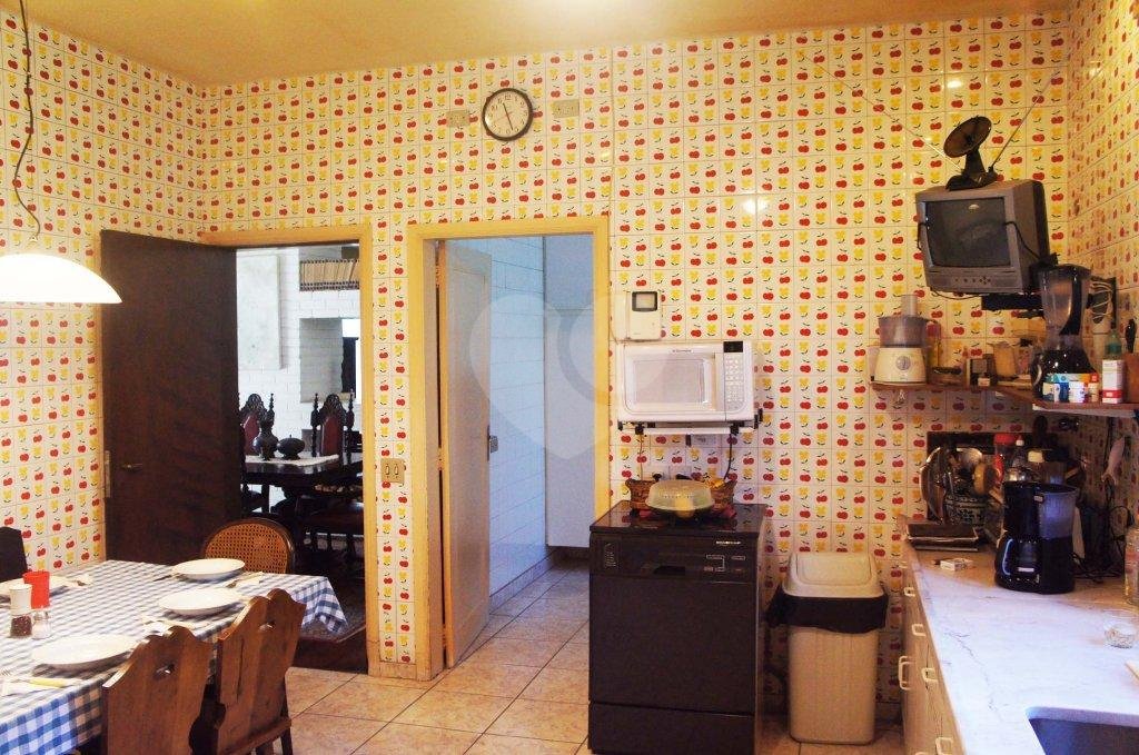 Casa Térrea à venda com 4 quartos, sendo 2 suítes, em Jardim Cordeiro, São Paulo, SP