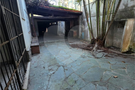 Casa à venda com 4 quartos, sendo 1 suíte, em Indianópolis, São Paulo, SP