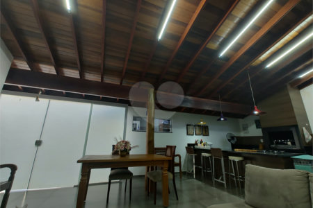 Casa à venda com 3 quartos, sendo 1 suíte, no Centro, Araraquara, SP