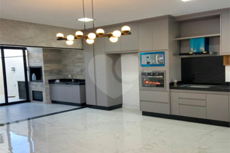 Casa à venda com 3 suítes no condomínio Vila Ytu, Indaiatuba - SP