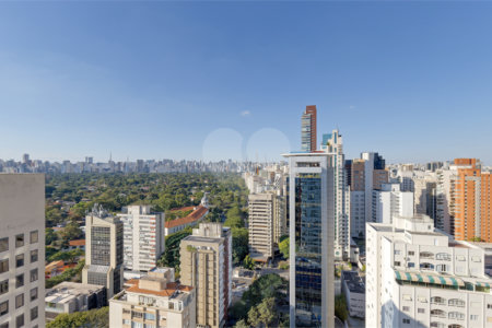 Apartamento à venda com 3 quartos, sendo 2 suítes, em Itaim Bibi, São Paulo, SP