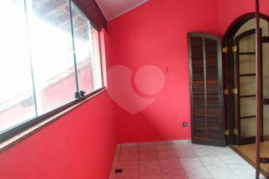 Sobrado à venda com 3 suítes em Vila Galvão, Guarulhos, SP