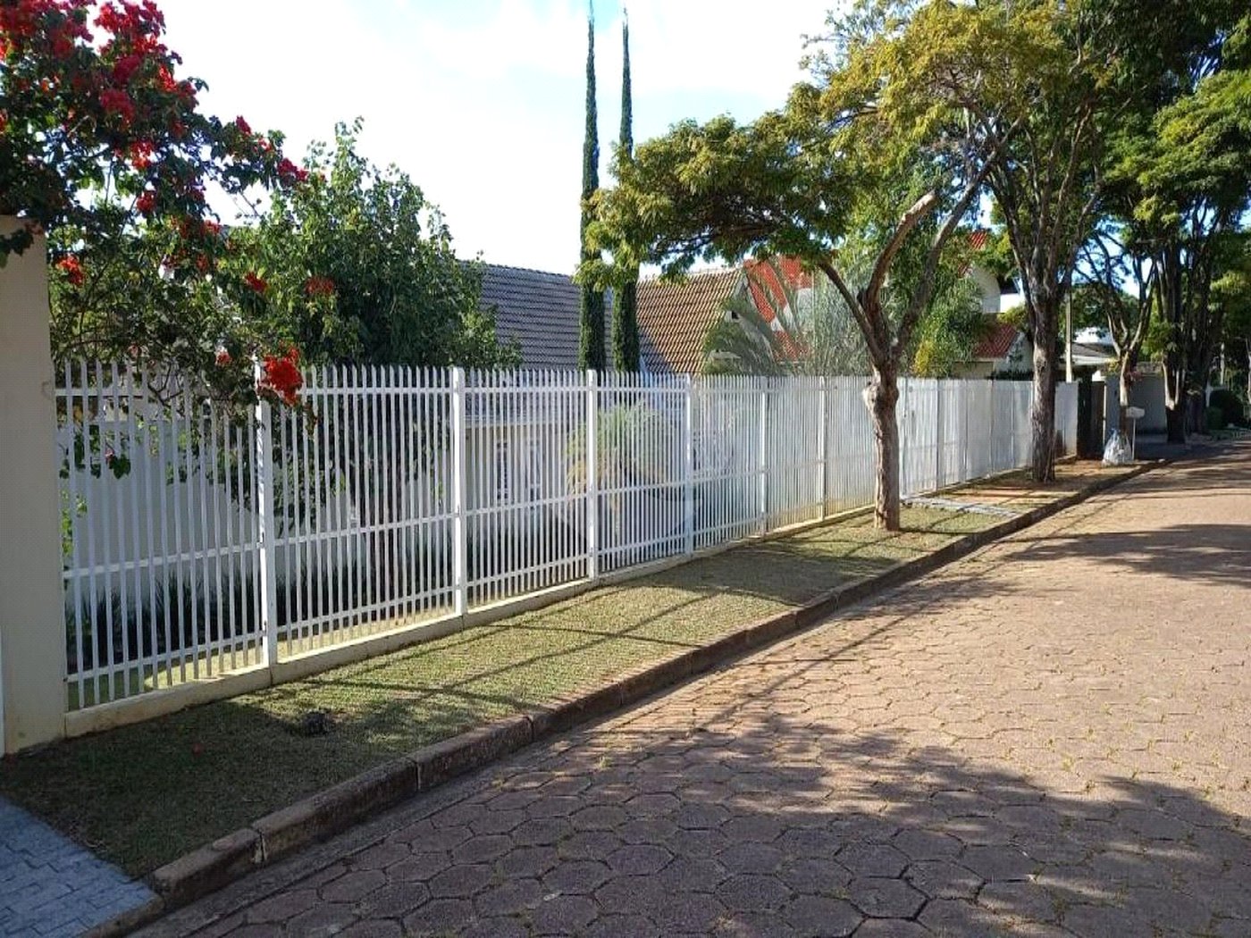 Casa à venda com 3 quartos, sendo 1 suíte,  em Bosque, Vinhedo, SP