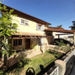 Casa à venda ou para alugar com 3 quartos, sendo 2 suítes, no condomínio Chácara das Rosas, São Paulo - SP