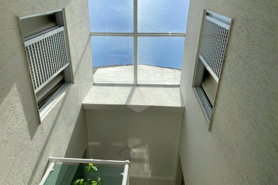 Sobrado à venda com 4 quartos, sendo 2 suítes, em Vila Alpina, Santo André, SP